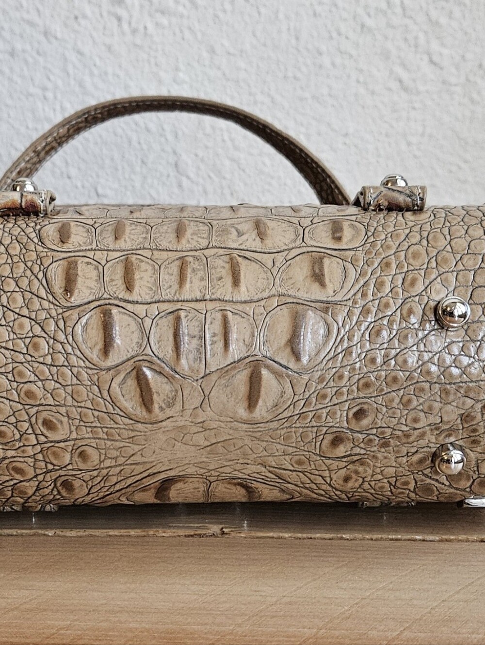 #Besso VGT Tan- Croc- Embossed Leather Bamboo Bullet Bag - Picture 6 of 9
